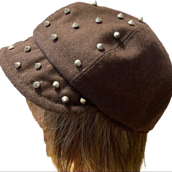 𝅺SCALA Pronto, wool blend, metal studded, newsboy cap, excellent condition - Picture 1 of 5